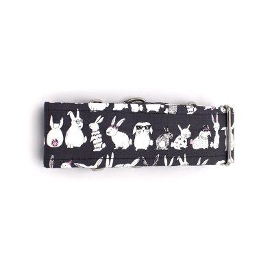 Collar – Bunnies on light grey background (5cm)